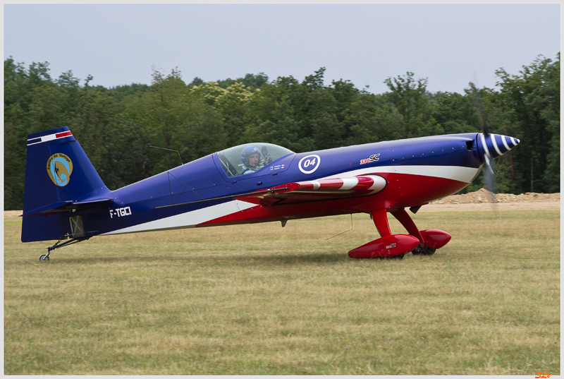 Armée de l'Air - Extra EA-330SC ( IMGP1148 )