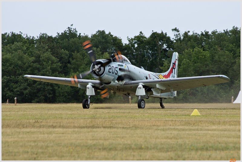 Vietnam 1961 - Douglas AD-4N Skyraider ( IMGP1174 )