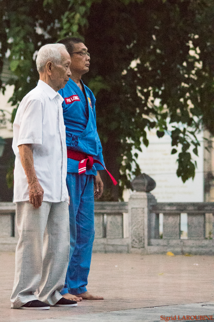 Entrainement au lac de l'épée restituée. Hồ Hoàn Kiếm. ( _IMG4678 )