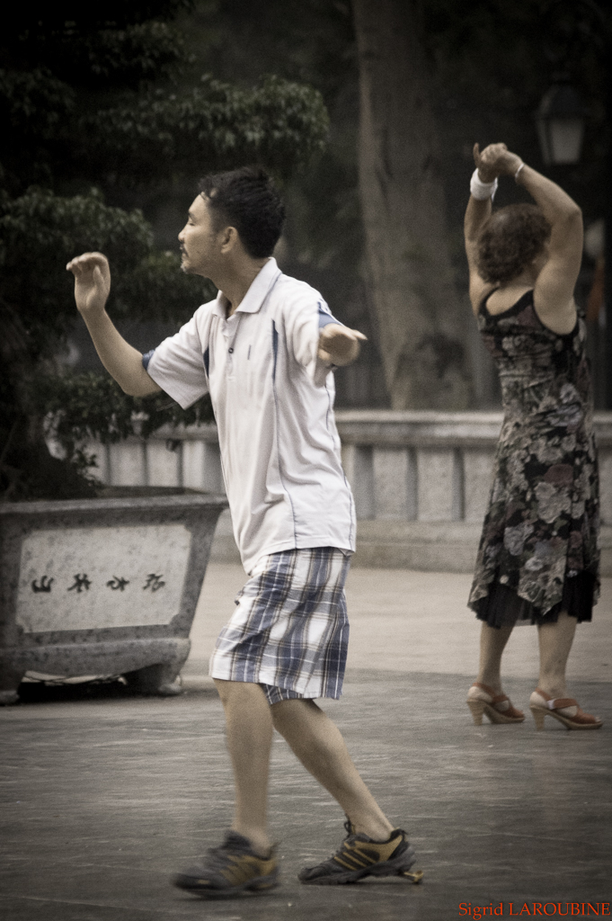 Entrainement au lac de l'épée restituée. Hồ Hoàn Kiếm. ( _IMG4683 )